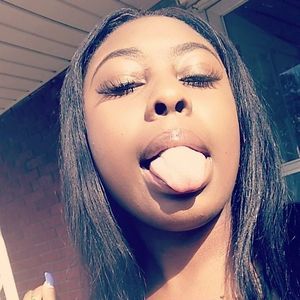 Meet your Posher, Nattalie